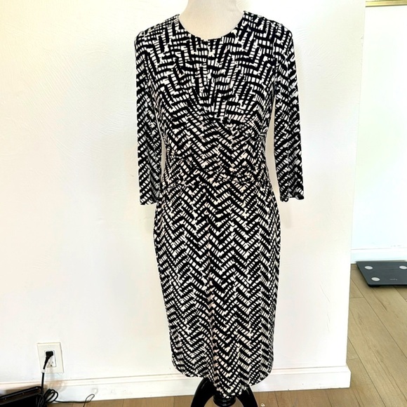 Eliza J Dresses & Skirts - Eliza J three quarter sleeve black and white abstract printed workwear dress